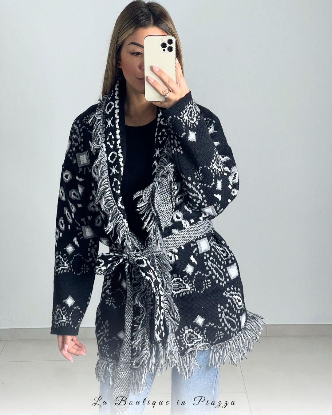 Cardigan jacquard con frange