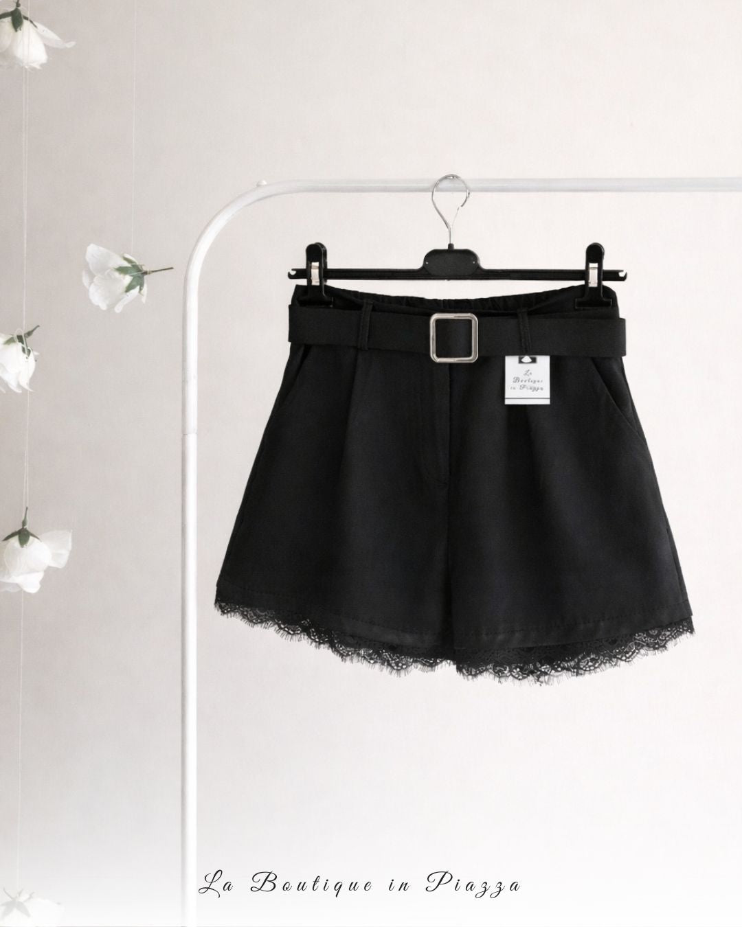Pantaloncini con pizzo