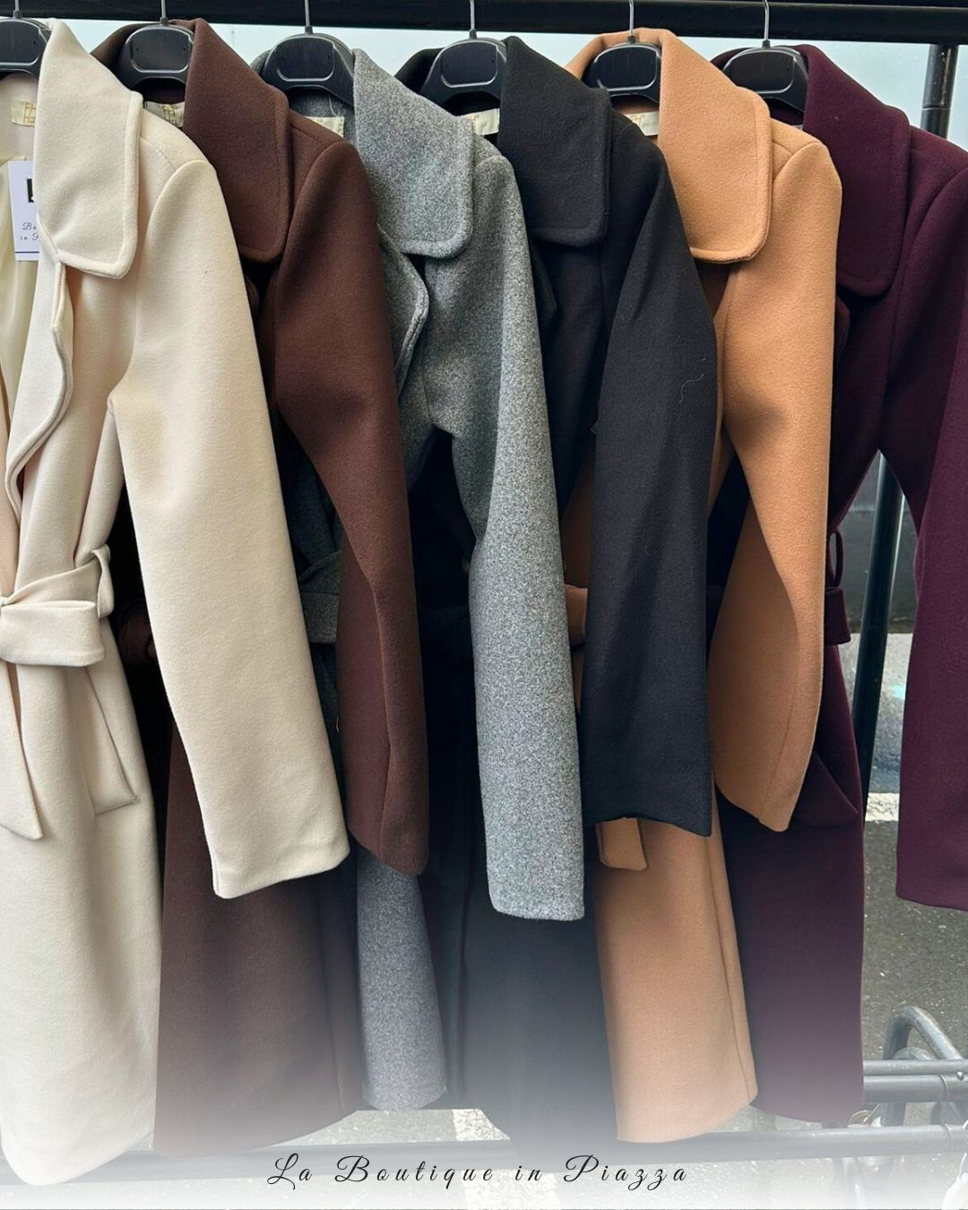 Cappotto corto con cintura