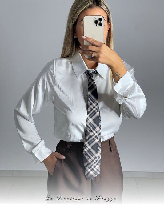 Camicia con cravatta