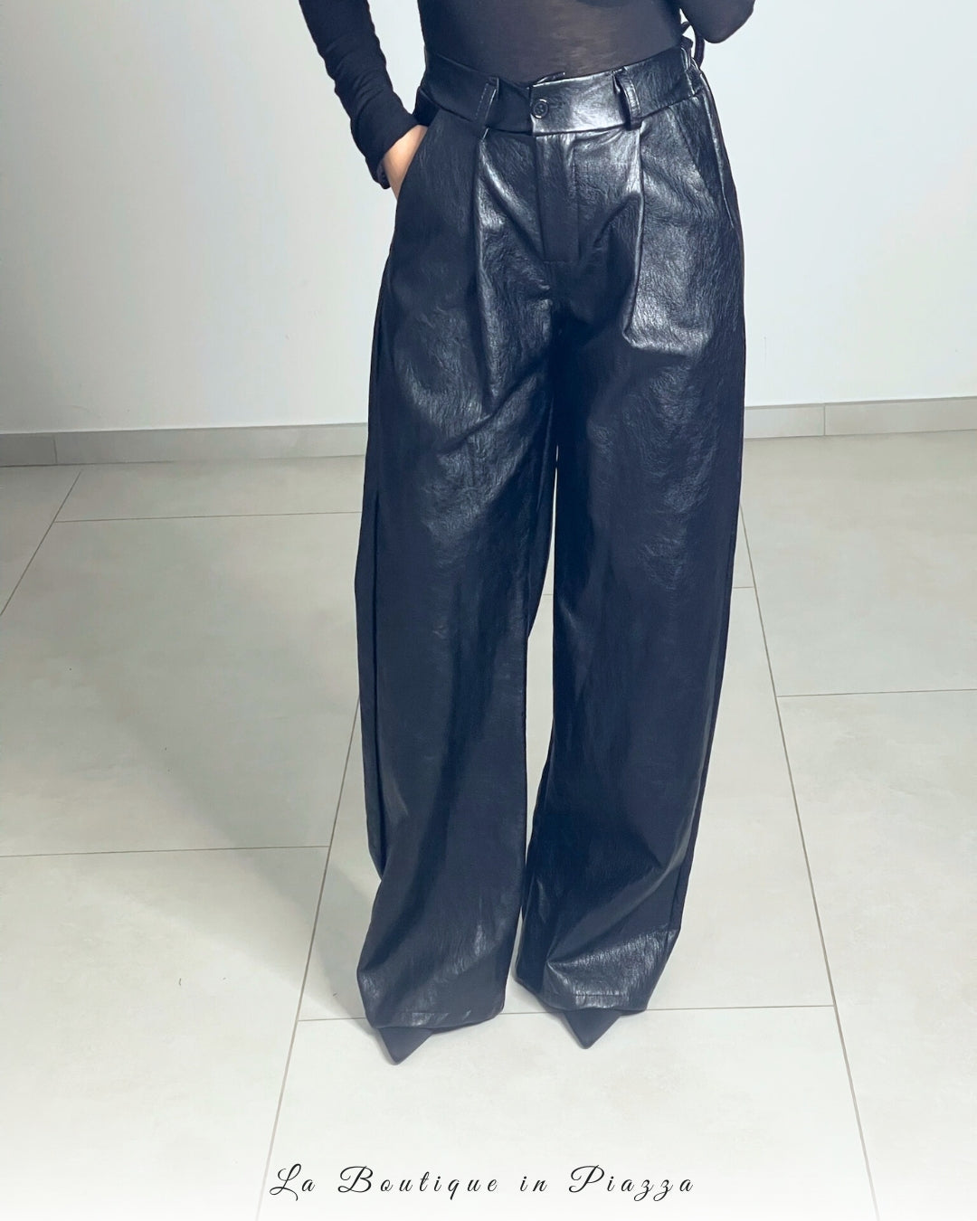 Completo in ecopelle