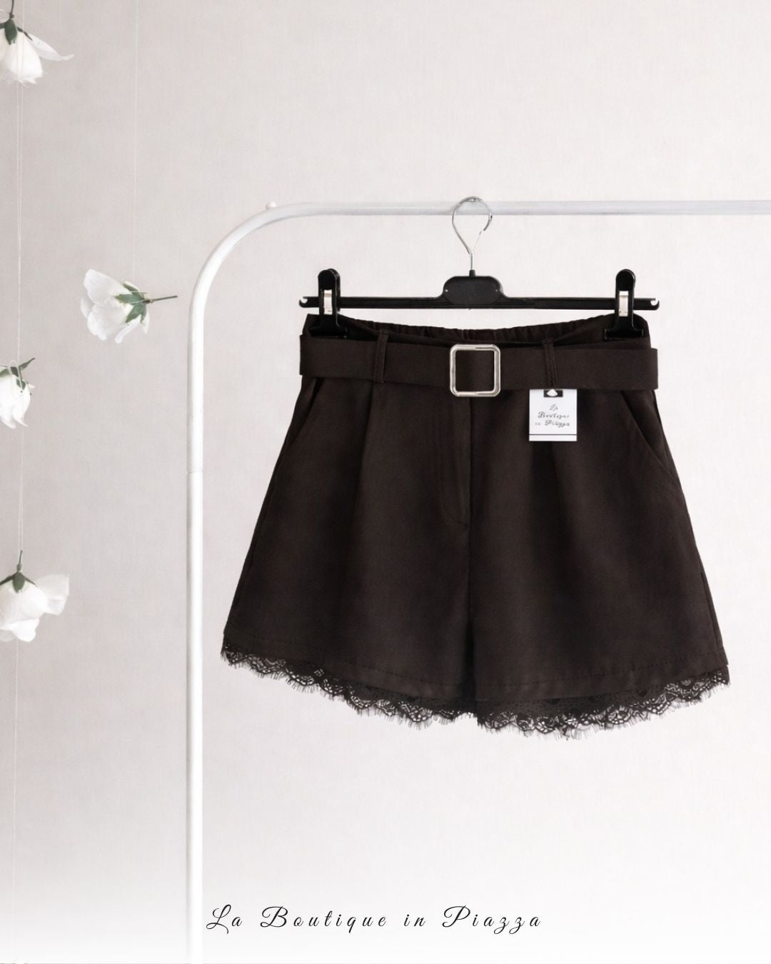 Pantaloncini con pizzo